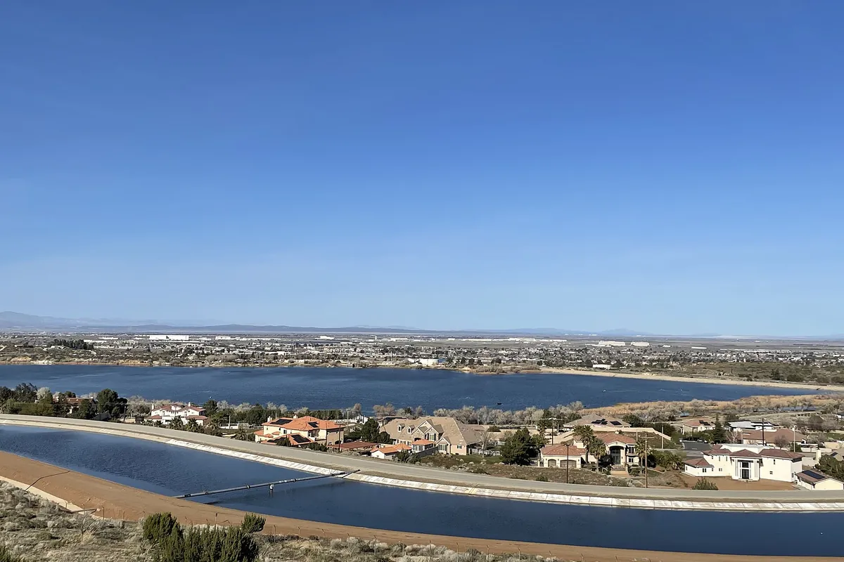 View over Lake Palmdale and the Antelope Valley floor with homes in Palmdale CA